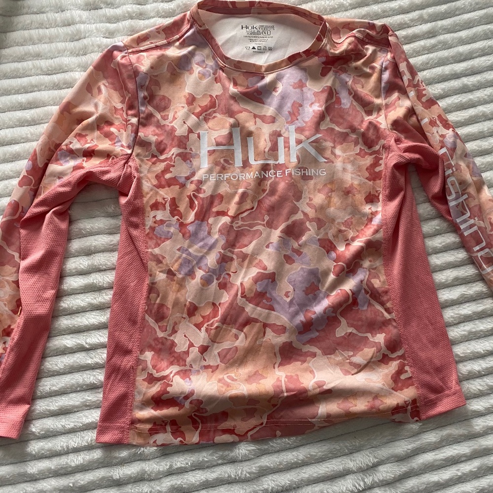 HUK long sleeved shirt